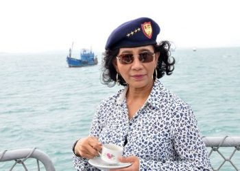 Tenggelamkan Kapal Asing Ilegal Pencuri Ikan