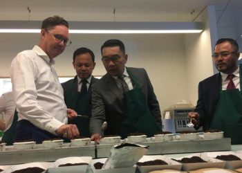 Jadi Marketing, Ridwal Kamil  Jualan Teh di Inggris