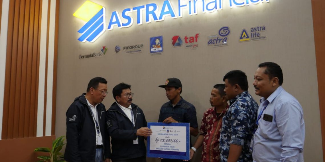 Astra Financial  Salurkan Rp 100 juta untuk UMKM di Tangerang