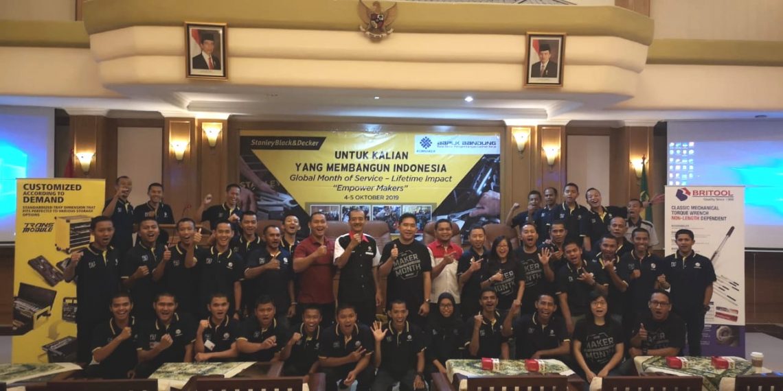 Stanley Black & Decker Latih 30 Anak Muda Bandung Agar Mandiri