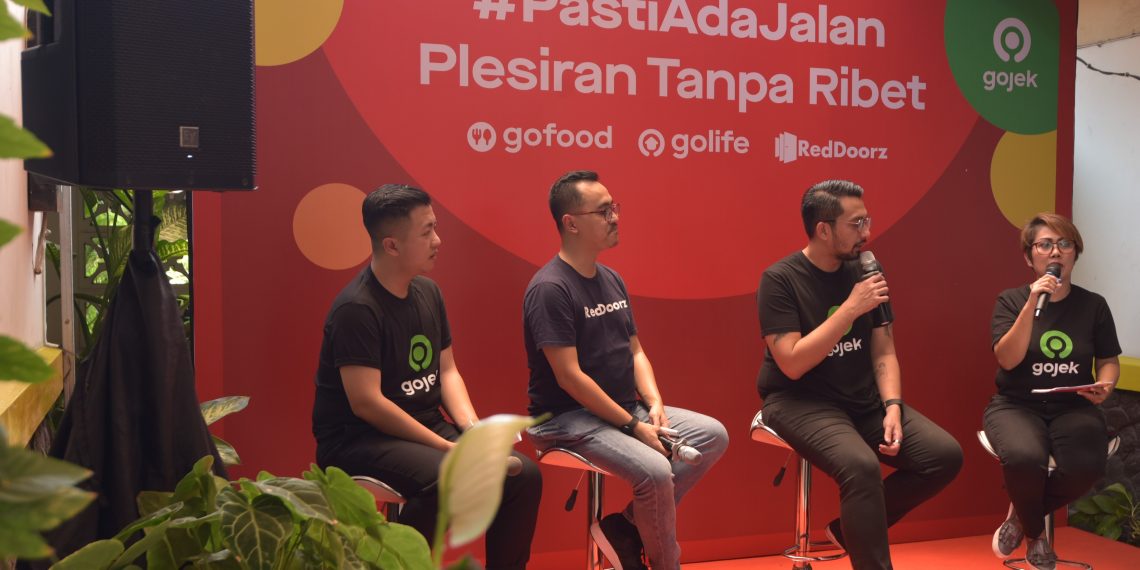 Berkat Gojek dan RedDoorz, Plesiran Kini Tak Ribet Lagi