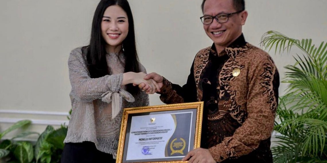 Kemenparekraf Raih Anugerah Keterbukaan Informasi Badan Publik 2019