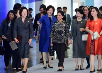 Potret Ibu Negara Iriana Joko Widodo Kunjungi K-Beauty Festival