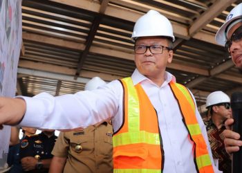 Kenakan Helm Putih, Menteri Edhy Prabowo Tinjau Pembangunan PIM Palembang