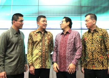 Pencatatan Saham Perdana IFII