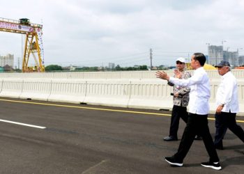 Kunker ke Jabar, Jokowi Tinjau Pembangunan LRT Jabodebek & Kereta Cepat Jakarta-Bandung