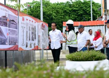 Tinjau Pasar Johar & Kota Lama Semarang