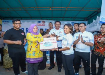 Terjun Langsung, BRI Community Salurkan Bantuan Bagi Korban Banjir