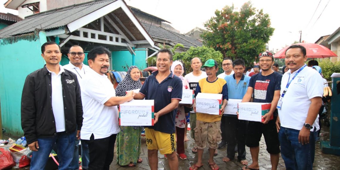Peduli Banjir, FIFGROUP Salurkan Bantuan Untuk Korban Banjir