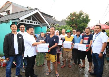 Peduli Banjir, FIFGROUP Salurkan Bantuan Untuk Korban Banjir