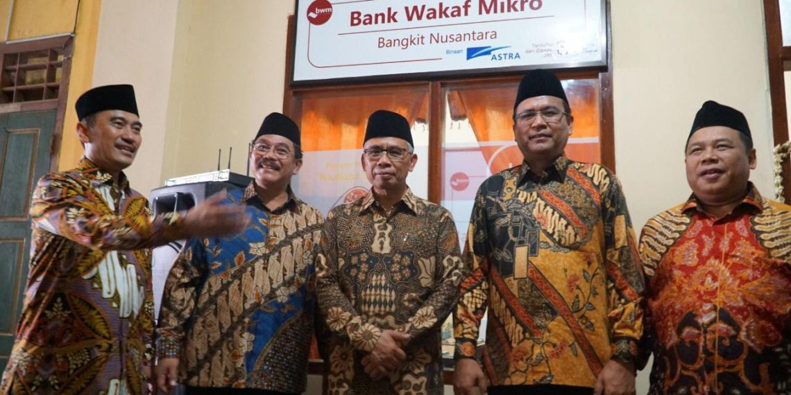 Ketua OJK Resmikan Bank Wakaf Mikro ketujuh Group Astra di Rembang
