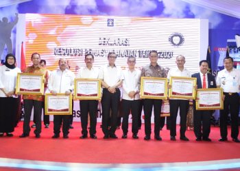 Kepala Perpusnas Terima Penghargaan Atas  dukungan Literasi  di Kemenkuham