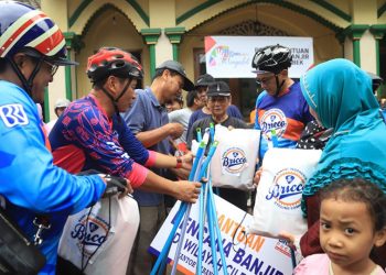 Bricco Salurkan Bantuan untuk Korban Banjir Tangerang