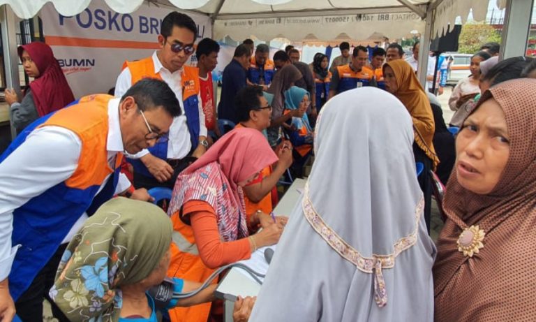 “Serbu” Posko BRI, 500 KK Korban Banjir di Tambun Bekasi Terima