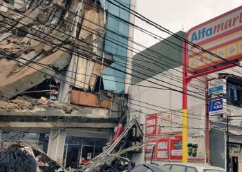 Gedung di Slipi Roboh