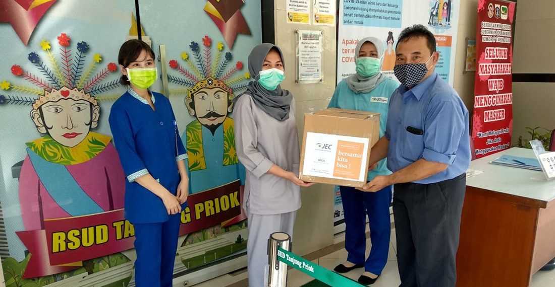 JEC Kirim 275.000 Masker Bedah untuk Petugas Medis 6 RS dan 55 Puskesmas