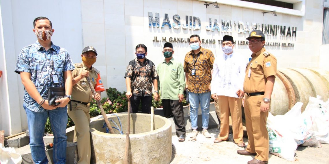 FIFGroup Bantu Pembangunan Sumur Resapan di Lebak Bulus