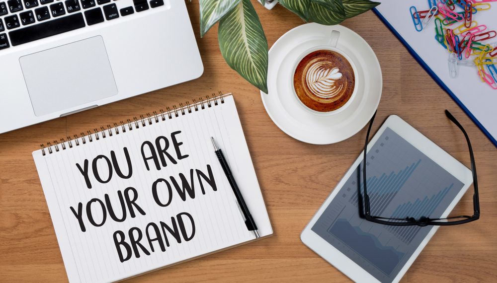 Personal Branding di Medsos Suatu Keniscayaan
