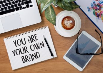 Personal Branding di Medsos Suatu Keniscayaan