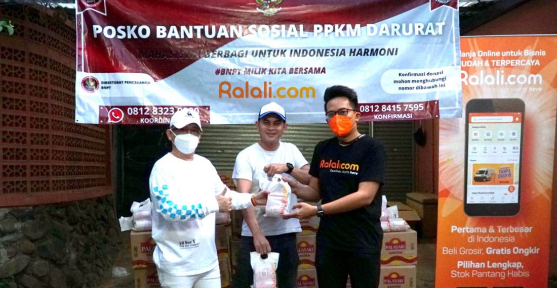 Peringati HUT Ke-8, Ralali.com Salurkan Sumbangan untuk Warga Jadetabek yang Terdampak PPKM Darurat