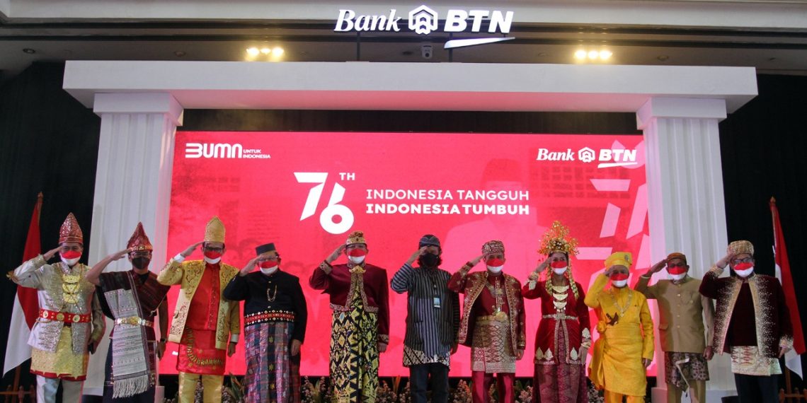 Meriahkan HUT RI Berbaju Daerah Seluruh Indonesia