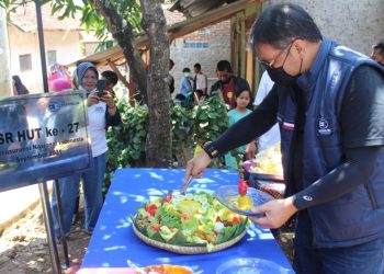 Nasre Resmikan Fasilitas Air Bersih di Garut