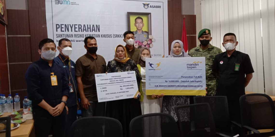 ASABRI Serahkan Santunan Prajurit TNI dan Anggota Polri yang Gugur Akibat Serangan KKB di Distrik Kiwirok Papua