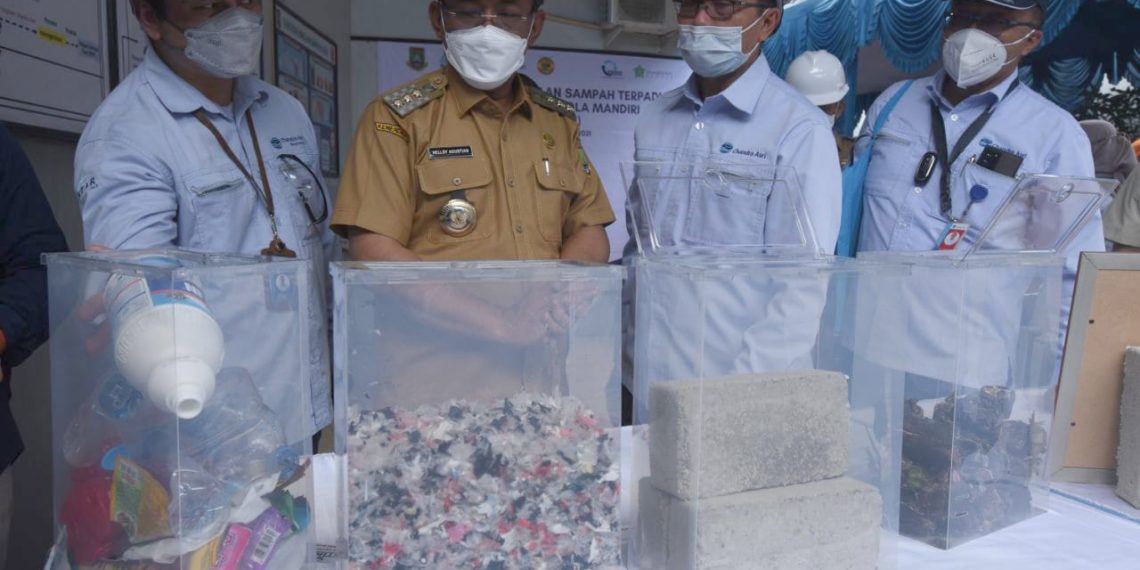 Chandra Asri Mendorong Pengelolaan Sampah Plastik Terintegrasi Berbasis Masyarakat melalui IPST ASARI