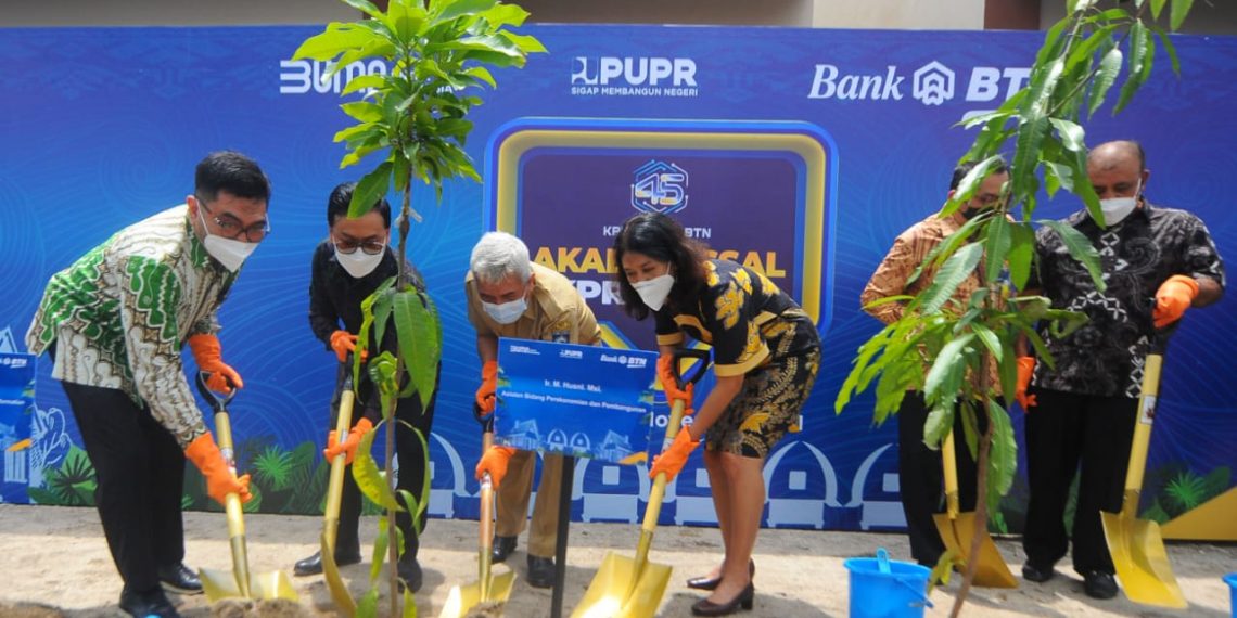 Gerakan Tanam Pohon di Perumahan