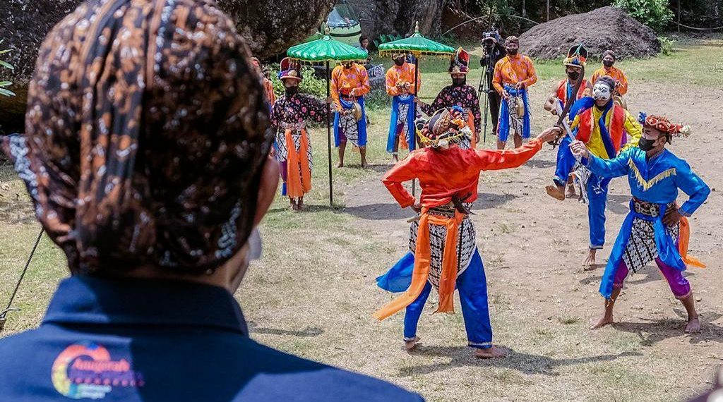 Memperkenalkan Indonesia lewat Foto