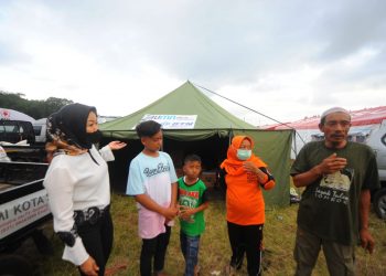 Tinjau Pengungsian Erupsi Semeru
