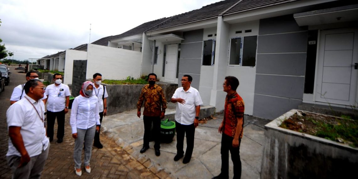 Tinjau Rumah BTN Ramah Lingkungan