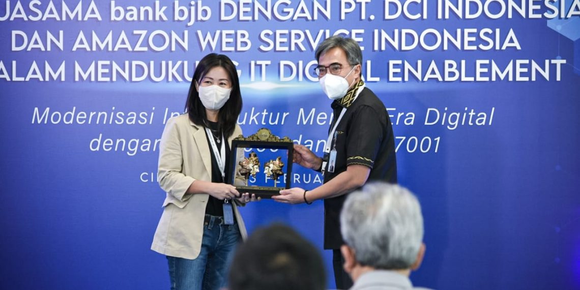Menuju Bank Digital, bjb Gandeng Dua Raksasa IT Kelas Dunia