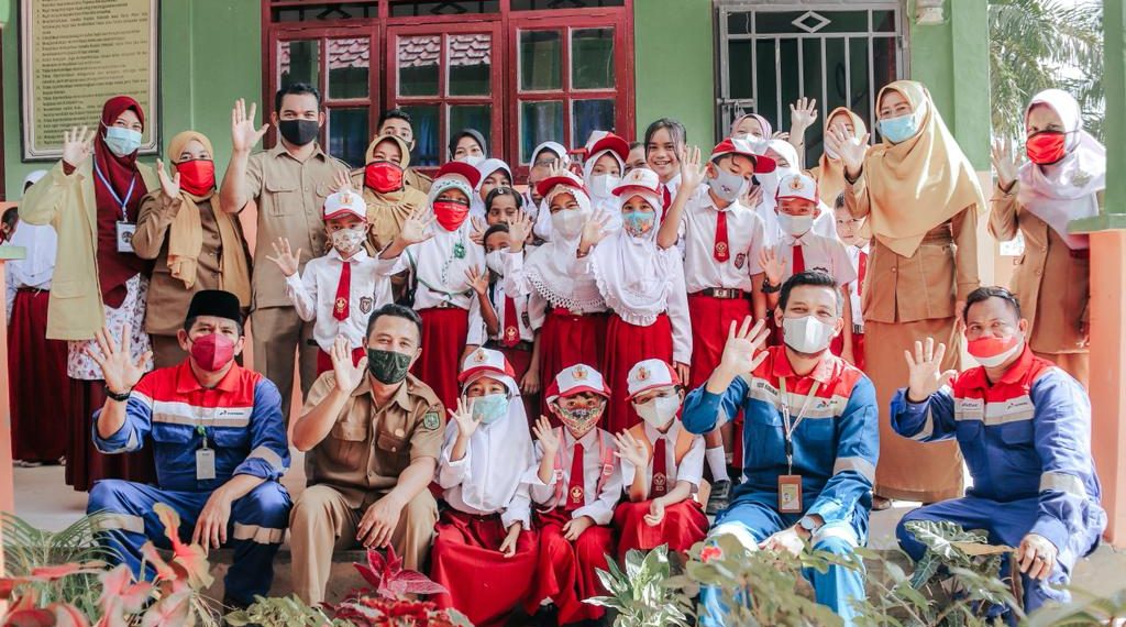 Sekolah Rampung Dibangun, Siswa Siswi SDN 037 Menyambut Gembira