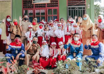 Sekolah Rampung Dibangun, Siswa Siswi SDN 037 Menyambut Gembira