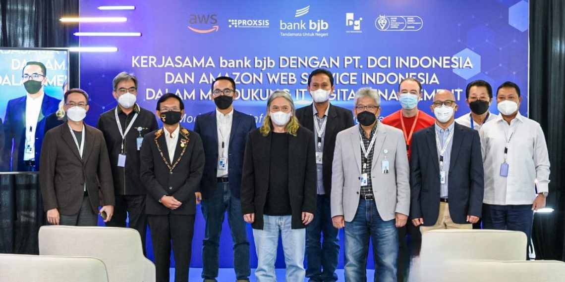 Bangun Ekosistem Digital Masif, Bank bjb Bersama Amazon Web Service (AWS) DCI Ciptakan IT Digital Enablement