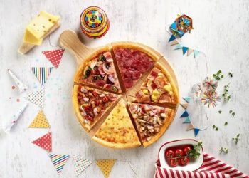 Ini Tiga Cara Menikmati Suasana Karnaval dari Satu Gigitan Pizza