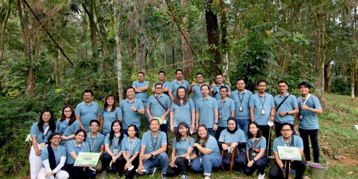 Sambut HUT ke 33, FIFGROUP Ajak Karyawan Tanam 3.695 Pohon