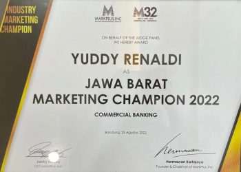 Dirut bank bjb Raih Penghargaan Industry Marketing Champion 2022 dari MarkPlus