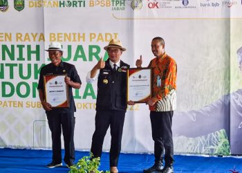 bank bjb Raih Penghargaan Gubernur Jabar, Sejahterakan Petani Melalui Pembiayaan Sistem Resi Gudang
