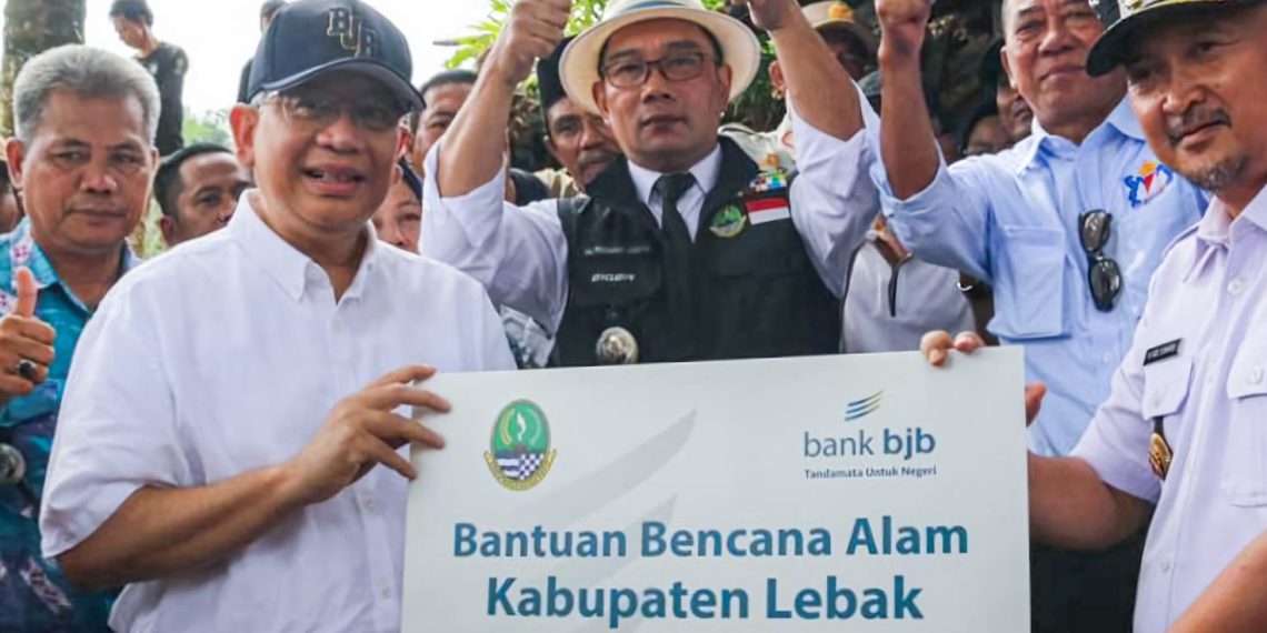 bank bjb Serahkan Bantuan untuk Korban Banjir Banten