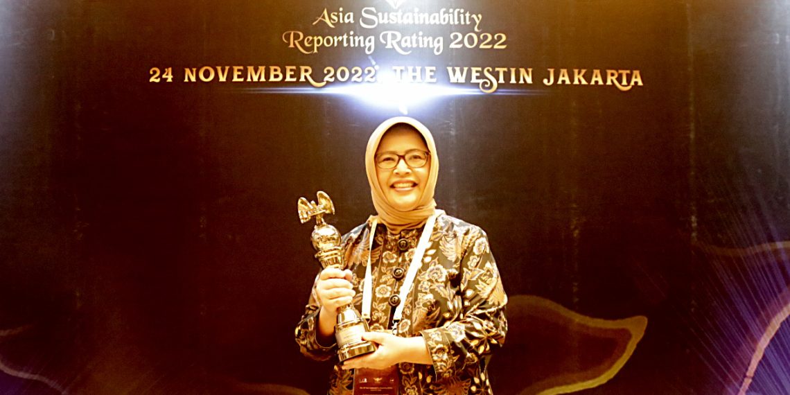 Kinerja Keuangan bank bjb Tumbuh Positif, Nia Kania Raih Best of The Best CFO dari The Finance