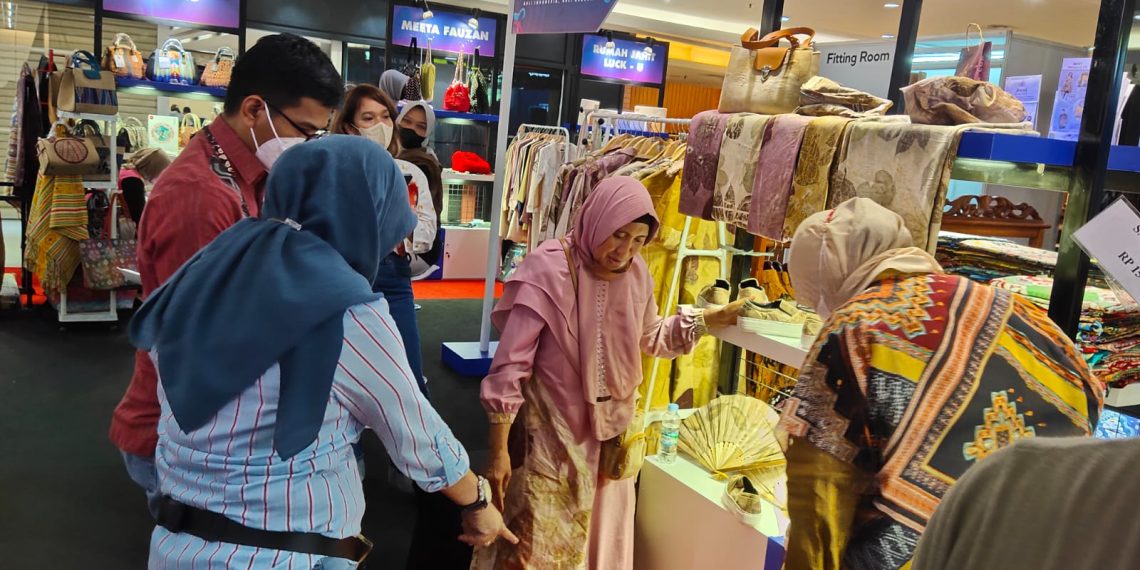 Masyarakat Antusias Belanja di Pertamina SMEXPO 2022, UKM Raih Dobel Untung