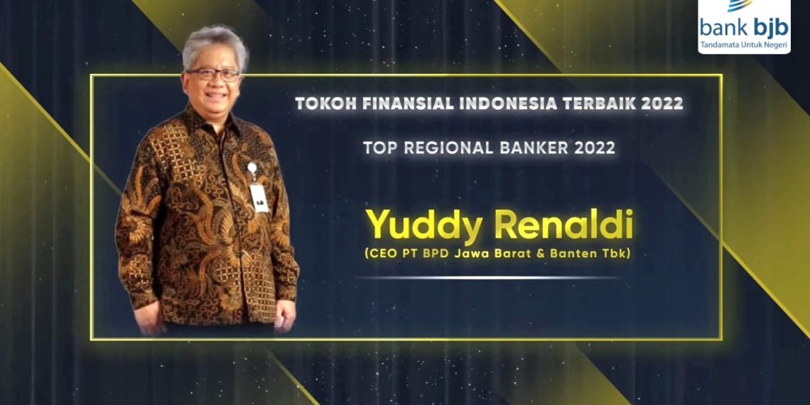 Dirut bank bjb Sabet Penghargaan Top Regional Banker 2022
