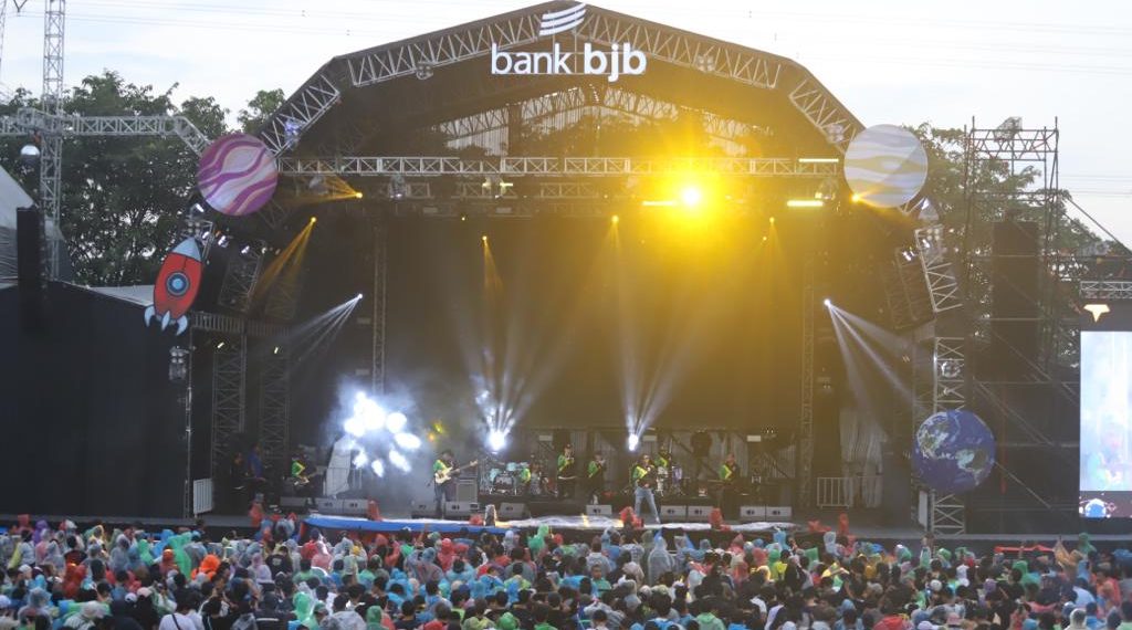 Pengunjung Antusias, Kerlap-Kerlip Festival 2022 Sukes Digelar