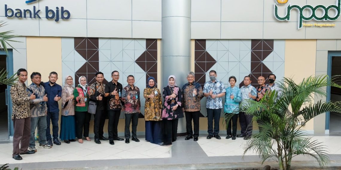 Dukung Kemajuan Pendidikan, bank bjb & Universitas Padjadjaran Resmikan Knowledge Theater