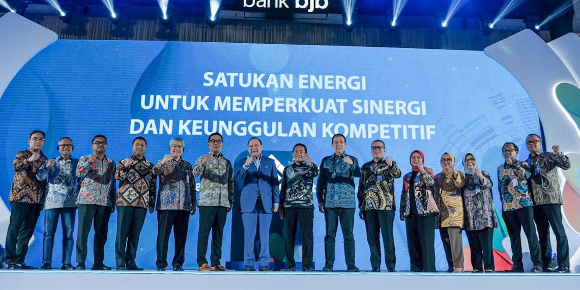 bank bjb Gelar Business Review Semester II 2022 dan Executive Workshop 2023