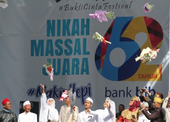 Peserta Nikah Massal Doakan Bank bjb Semakin Maju dan Berkembang serta Terus Membantu Masyarakat