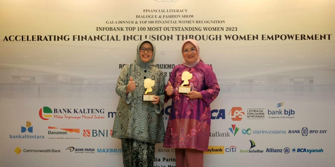 Direksi bank bjb Raih Predikat Top 100 Outstanding Women Recognition 2023