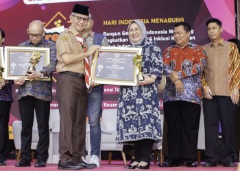 Sukses Dukung Program Kejar, bank bjb Terima Penghargaan OJK